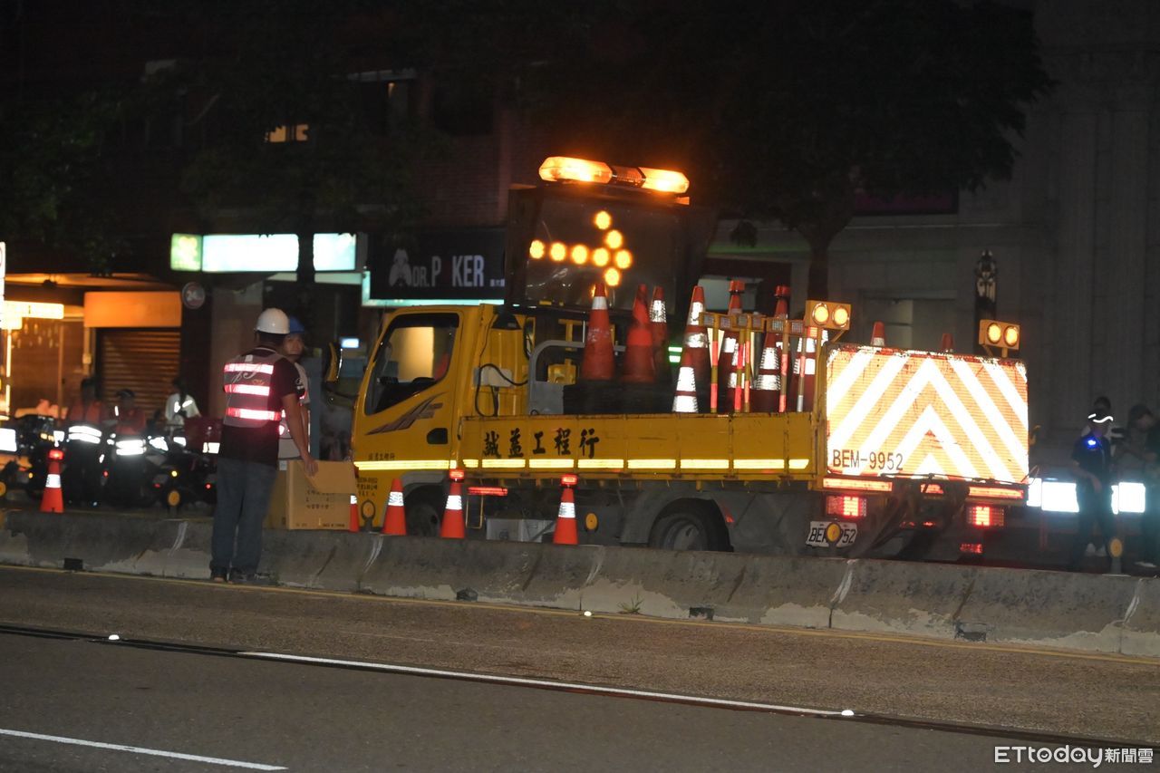 直擊／公館圓環掰掰！　公車地下道封路23:35正式走入歷史