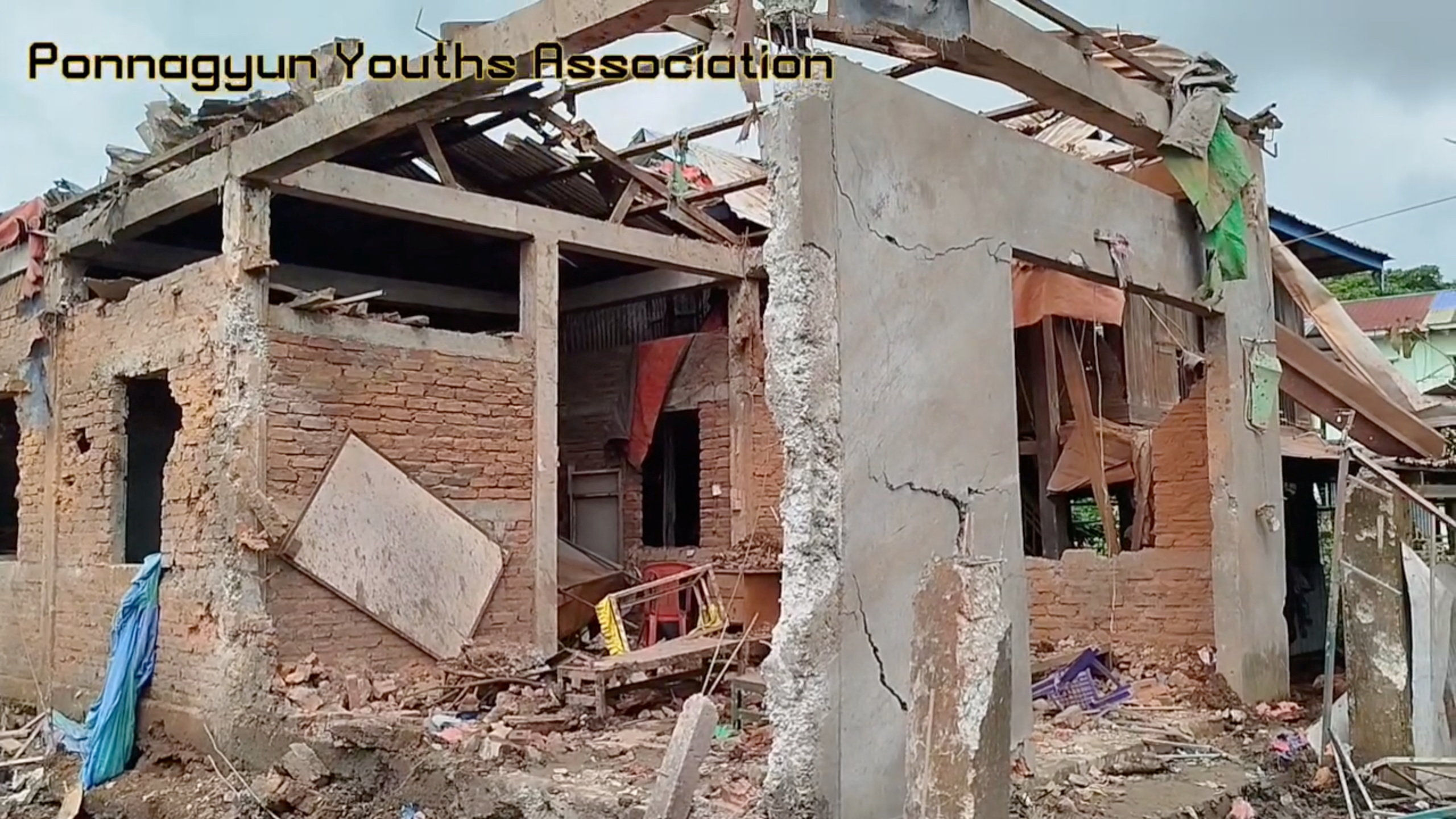 ▲▼ 緬甸政府軍空襲學校。（圖／路透）