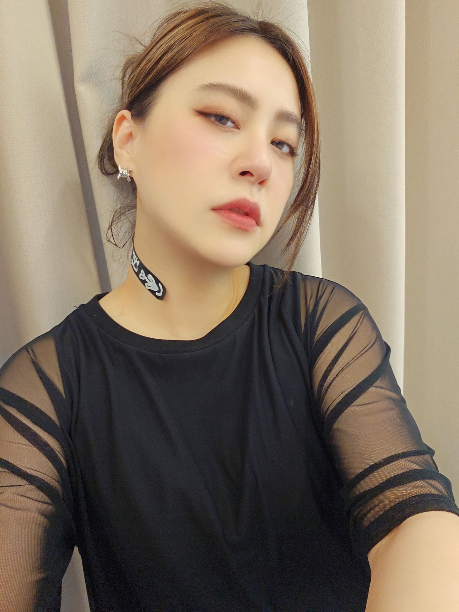 ▲▼信義區正妹喝掛「臉撞上水溝蓋」！朋友竟做1舉動&hellip;黃小柔目擊傻眼了。（圖／翻攝自IG）