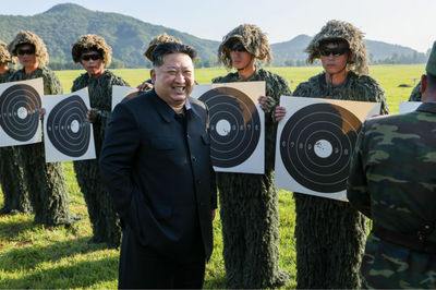 瞄準美韓！金正恩宣布「核武、常規武力」雙軌並行　視察坦克研發