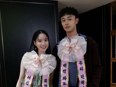 施柏宇赴韓宣傳「收韓文花圈」標語超暖　程予希突爆對象不是他！