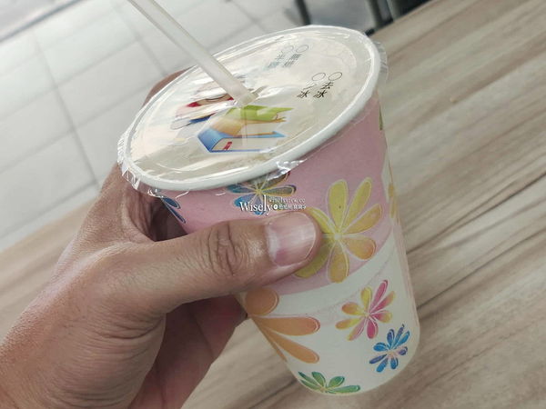 ▲▼台北景美美食「鴻珍中式早餐」，飯糰蔥燒餅鹹豆漿，無招牌只賣四小時。（圖／部落客WISELY提供）