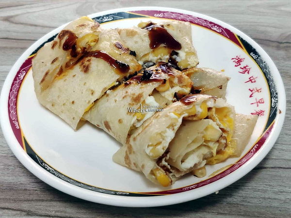 ▲▼台北景美美食「鴻珍中式早餐」，飯糰蔥燒餅鹹豆漿，無招牌只賣四小時。（圖／部落客WISELY提供）