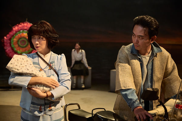 ▲《鯽魚》日前殺青，左起製作人林佳儒、蕭東意、黃迪揚、陳雪甄、導演張哲龍、斯拉、楊大正、吳宗恩。（圖／公視台語台提供）