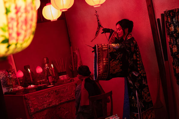 ▲《鯽魚》日前殺青，左起製作人林佳儒、蕭東意、黃迪揚、陳雪甄、導演張哲龍、斯拉、楊大正、吳宗恩。（圖／公視台語台提供）