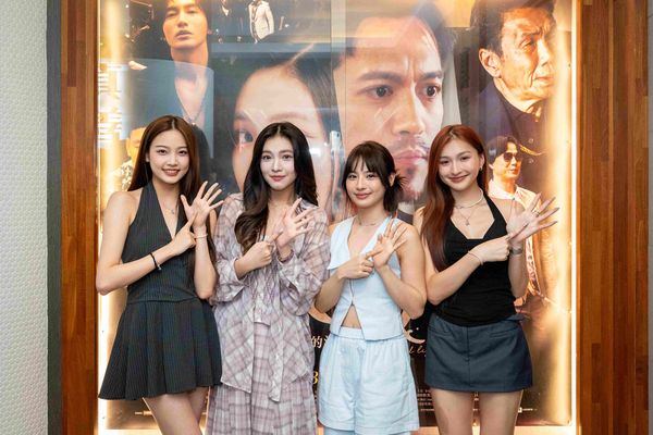 ▲李㼈（左）與女兒李紫嫣共同演出電影《突破：三千米的泳氣》。（圖／星光瑞瑞提供）