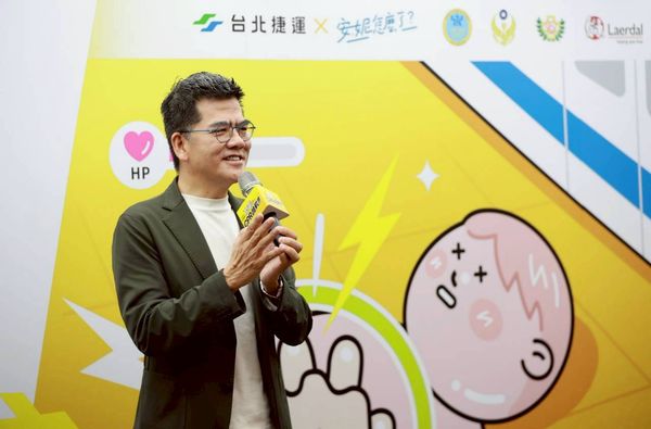 ▲▼「安妮怎麼了？」團隊攜手台北捷運舉辦《閃電CPR挑戰》。（圖／厚生基金會提供）