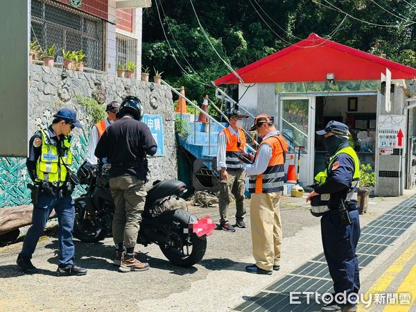 ▲屏東警方會同監理站在台24線加強取駕駛締違規行為。（圖／記者陳崑福翻攝）