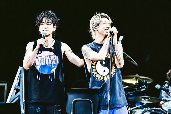 ▲▼佐藤健「TENBLANK」合體搖滾天團「ONE OK ROCK」。（圖／翻攝自IG／takeruxxsato）