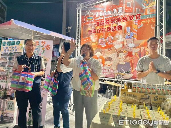 ▲▼  嘉義民雄商圈「大士爺文化祭-市集嘉年華」林于玲鄉長現場推廣在地美食。（圖／民雄鄉公所提供）