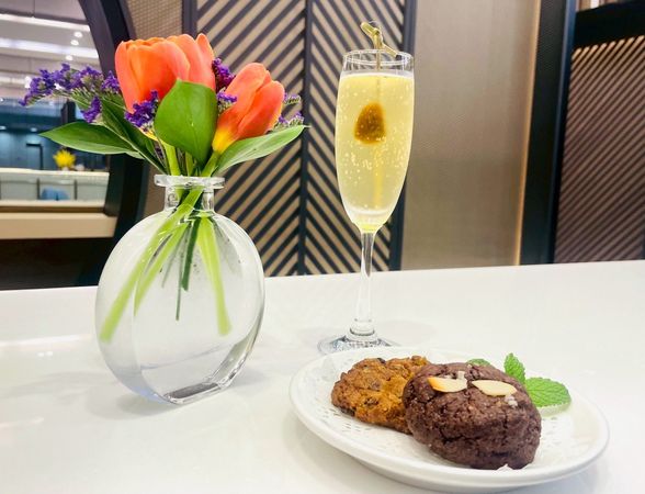 ▲葉姓網友於「台北咖啡館研究」上分享台鐵南港禮賓室。（圖／網友Terry Yeh提供，請勿隨意翻拍，以免侵權）