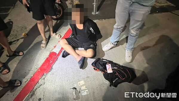 ▲▼    爆走聯結車 　終栽斗南警          。（圖／記者游瓊華翻攝）