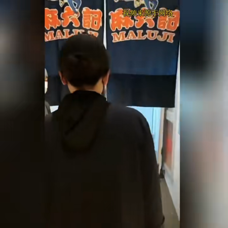 ▲▼張蘭麻六記廚房直播出包。（圖／翻攝自微博）