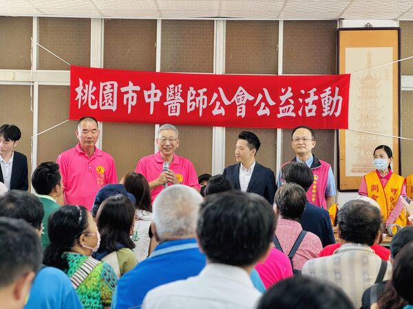 ▲▼何志偉出席桃園龜山中醫義診活動。（圖／記者杜冠霖翻攝）