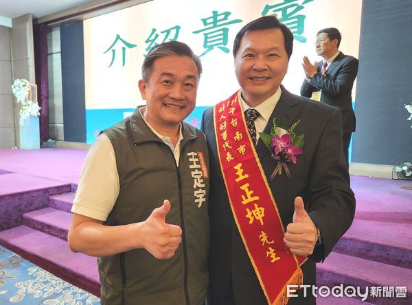 ▲王正坤醫師多年來熱心公益，捐款助學已突破千萬元，榮獲台南市好人好事代表。（記者林東良翻攝，下同）