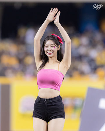 ▲▼禹洙漢見到偶像ZICO太緊張。（圖／樂天桃猿提供、翻攝自ZICO IG）