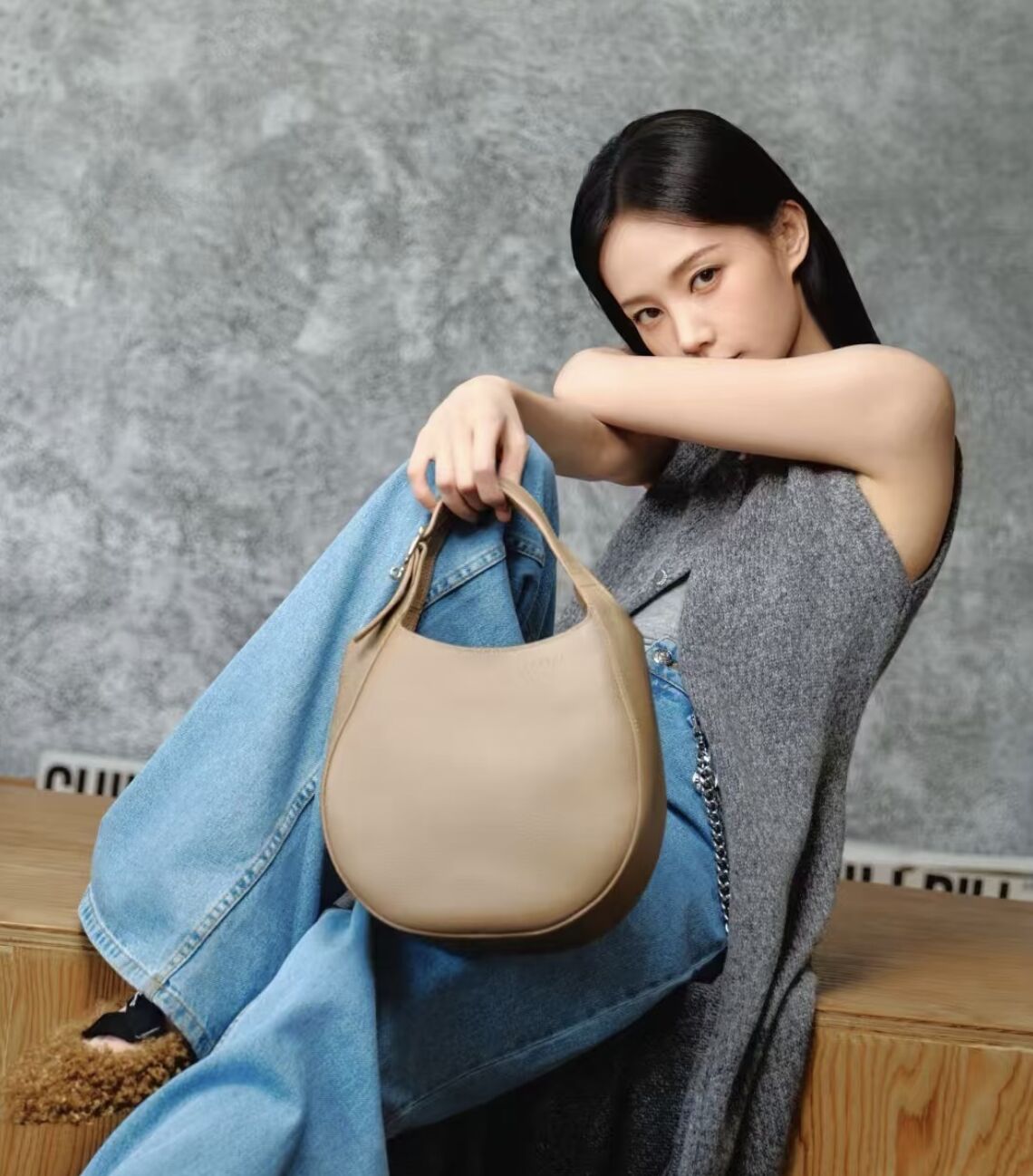 ▲▼  Longchamp 2025 冬季系列以品牌經典 Le Foulonné 包款  。（圖／品牌提供、翻攝自ＩＧ）