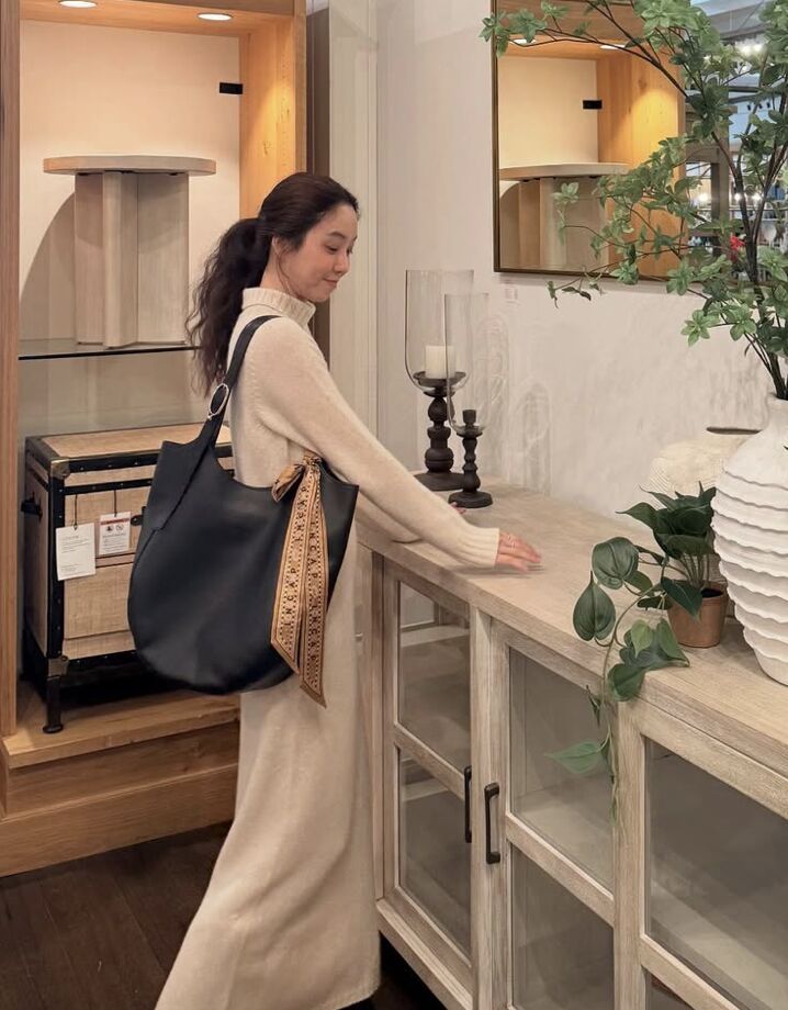 ▲▼  Longchamp 2025 冬季系列以品牌經典 Le Foulonné 包款  。（圖／品牌提供、翻攝自ＩＧ）