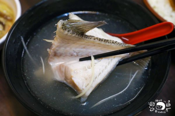 ▲▼廣州街夜市24小時營業的知高飯鱸魚湯。（圖／部落客陳小可提供）