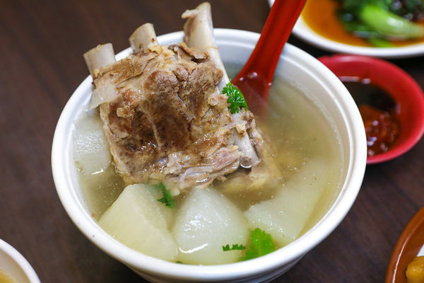 ▲▼廣州街夜市24小時營業的知高飯鱸魚湯。（圖／部落客陳小可提供）