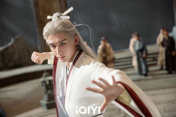 ▲成毅主演《赴山海》，在劇中跟張智霖既是父子也是師徒。（圖／iQIYI愛奇藝國際版提供）