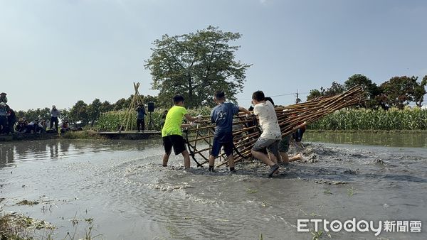 ▲「籠仔笱」是濁水溪沿岸早期農民攔水導流的重要智慧工具，在農田灌溉與水利管理上扮演關鍵角色。。（圖／記者游瓊華翻攝）