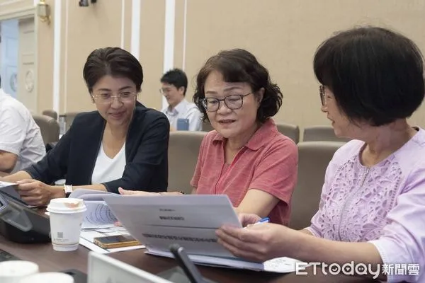 ▲南投縣長許淑華（左）呼籲中央遵守《財劃法》規定，一般性補助款應有公平、透明之設算標準。（圖／南投縣政府提供）