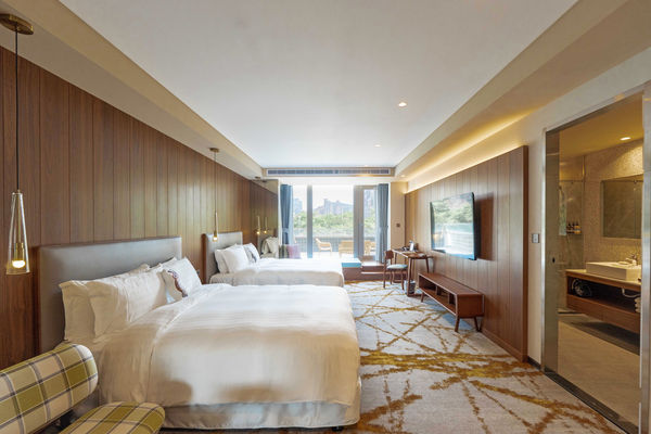 ▲Home Hotel「回家充電，重啟專注 Recharge & Refocus」專案。入住室內15坪「豪華驚艷露台房」。（圖／Home Hotel提供）