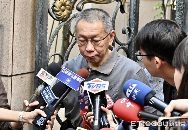 ▲▼ 北院今(15)日重開柯文哲羈押庭，柯文哲一早出門前往北院報到。（圖／記者李毓康攝）