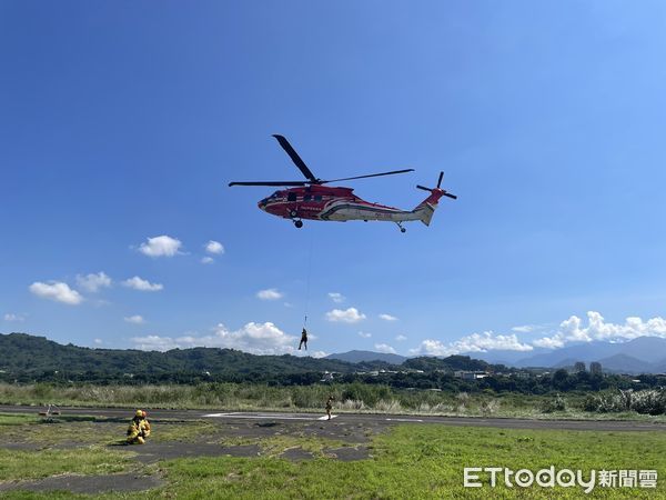 ▲林業保育署南投分署辦理林火救災陸空吊掛訓練。（圖／林業保育署南投分署提供，下同）