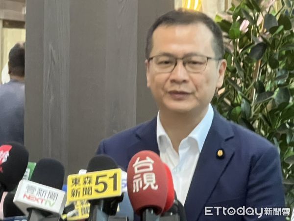 ▲▼羅智強參選中國國民黨主席領表。（圖／記者陳家豪攝）