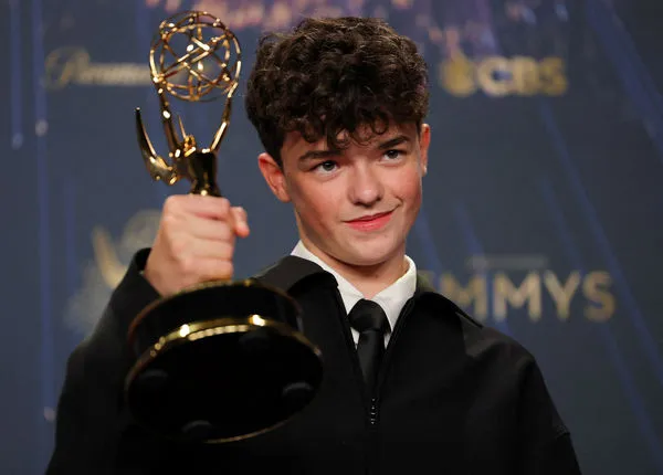 ▲▼15歲童星歐文庫柏憑《混沌少年時》奪艾美獎最佳男配角。（圖／路透）