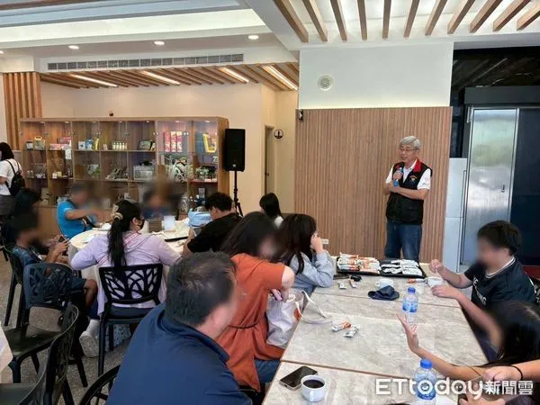 ▲▼花蓮縣政府舉辦「兒童及少年未來教育與發展帳戶」三年穩定繳存家庭獎勵活動，共計41戶家庭參與盛會。（圖／花蓮縣政府提供，下同）