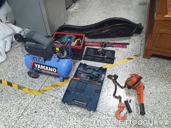 ▲警方調閱監視器畫面，鎖定行竊男子。（圖／新城警分局提供，下同）