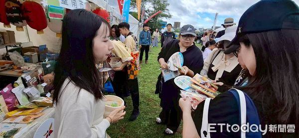 ▲台南市長黃偉哲首次造訪日本山形市，出席「日本第一芋煮節」並致詞。（記者林東良翻攝，下同）