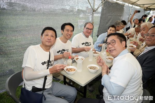 ▲台南市長黃偉哲首次造訪日本山形市，出席「日本第一芋煮節」並致詞。（記者林東良翻攝，下同）