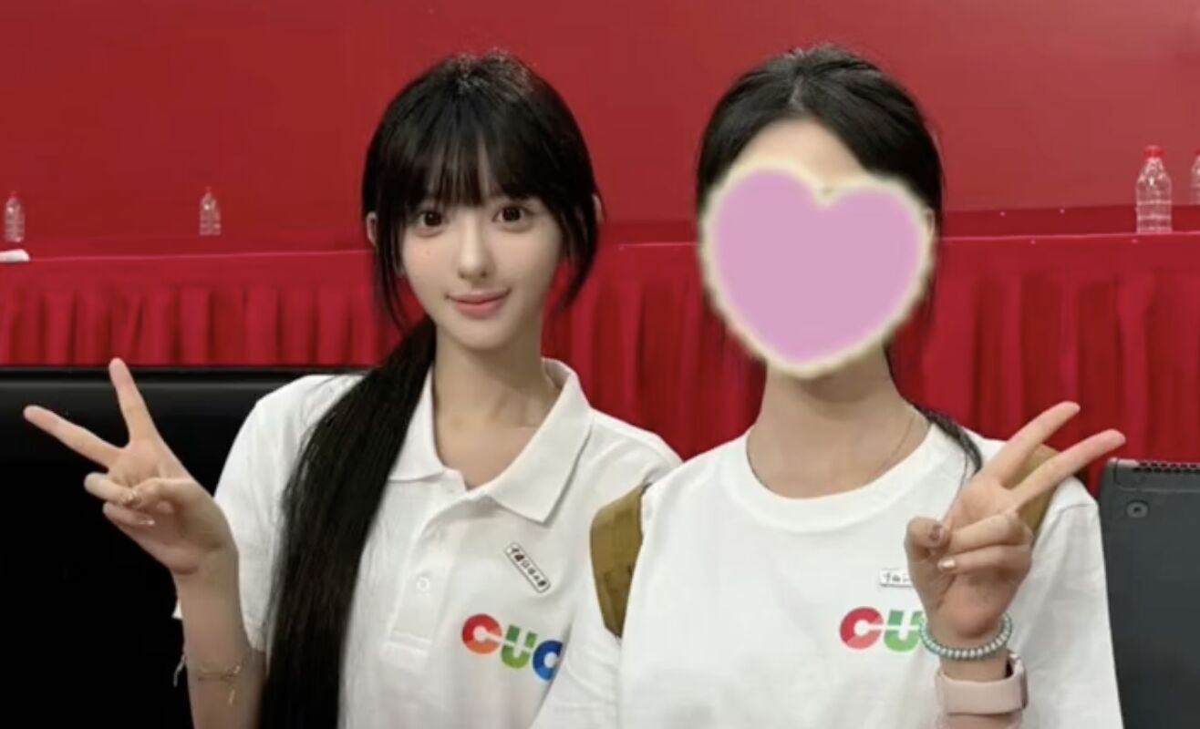 ▲被稱為「藝考素顏狀元」的胡馨怡前往中國傳媒大學報到。（圖／翻攝微博）