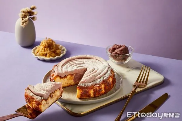 ▲▼起士公爵今年中秋節推出全新「芋泥肉鬆巴斯克」。（圖／起士公爵提供）