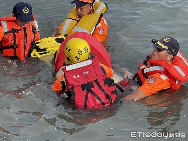 ▲雲林縣台西鄉夢幻沙灘發生溺水事件，台南16歲高職生溺斃。（圖／記者游瓊華翻攝，下同）