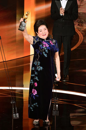 ▲▼陳淑芳榮獲第六十屆金鐘獎特別貢獻獎。（圖／台視提供）