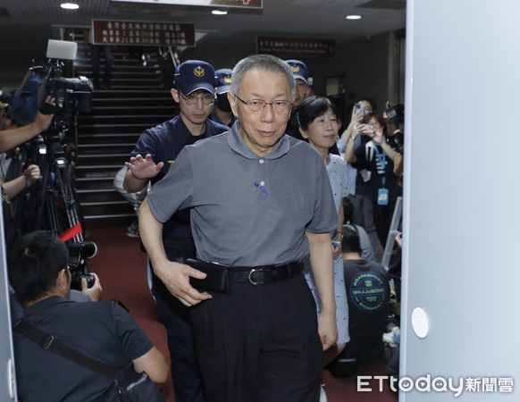 ▲▼柯文哲應曉薇重開羈押庭，經過一整天庭訊後，北院維持原裁定確定交保。裁定確定後，應曉薇柯文哲先後離開北院。（圖／記者湯興漢攝）