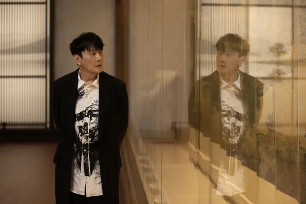 ▲▼張信哲釋出新歌〈這世的名字〉MV。（圖／潮水音樂提供）