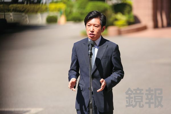行政院13日邀縣市談財劃法，祕書長張惇涵會前親自受訪。（鏡報李鍾泉）