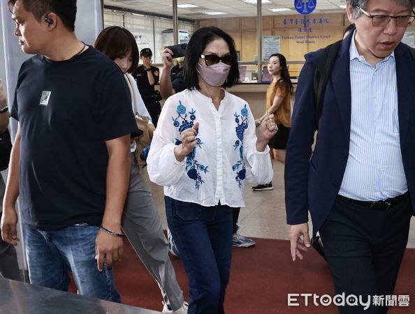▲▼ 台北地院審理京華城案李文宗作證柯文哲出庭-李文娟。（圖／記者黃克翔攝）