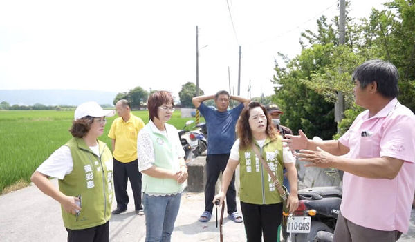 ▲田中鎮農水路怪手進場開挖。（圖／立委陳素月辦公室提供）