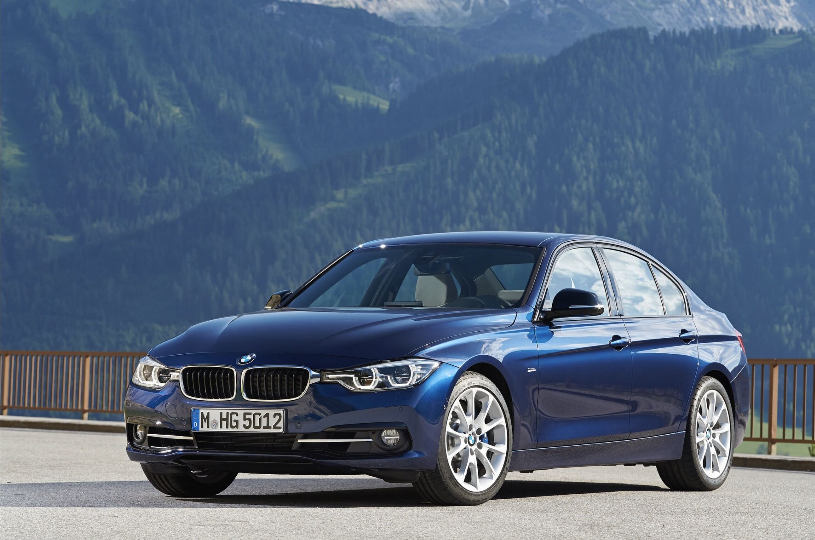 ▲2016年BMW 3系列。（圖／翻攝自BMW）