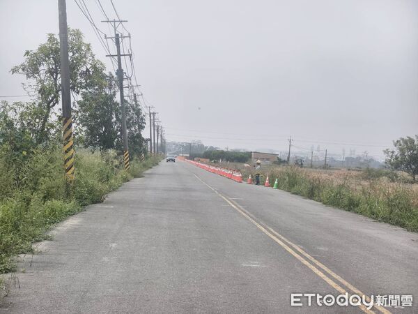 ▲台南市長黃偉哲主持「溪埔中路拓寬暨新闢道路銜接烏橋中路工程」動土典禮。（記者林東良翻攝，下同）