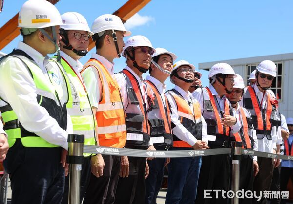 ▲賴清德、侯友宜出席「淡江大橋合龍典禮」。（圖／台北市攝影記者聯誼會提供）