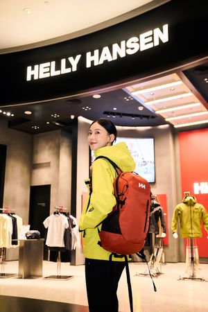 ▲鍾瑶剛入圍金鐘獎，又宣布好消息。（圖／Helly Hansen提供）