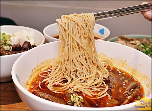 ▲▼台中CP值超高日本A5和牛牛肉麵、烤肉飯附肉片牛肉湯。（圖／部落客商妮提供）